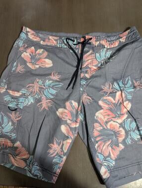 Men's floral board shorts size 36